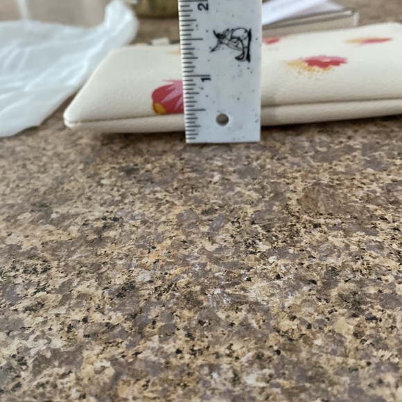 NWT Coach Corner Zip Wristlet Floral (Wristlet Only-Doesn’t Include Dust Bag) - Picture 5 of 17